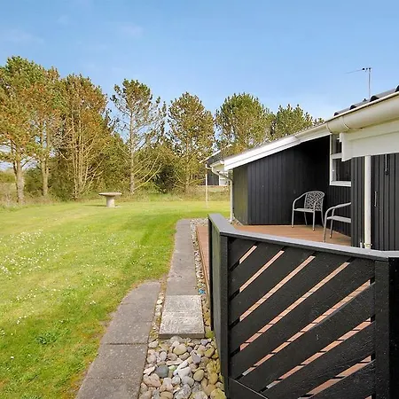 Three-bedroom Holiday Skovbrynet With A Sauna 06 بيت للعطل *